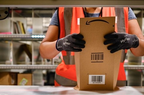 Dans le tout nouvel entrepôt Amazon d’Augny, en Moselle, en septembre. © Photo Sébastien Bozon / AFP