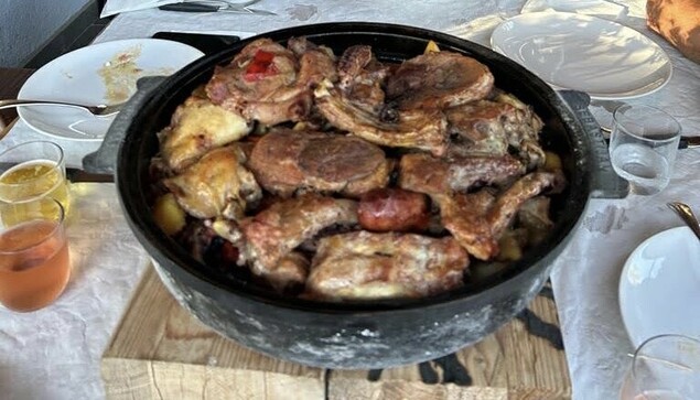 Peka - A pot with meat and vegetables cooked under ember in a wood burning owen/bbq