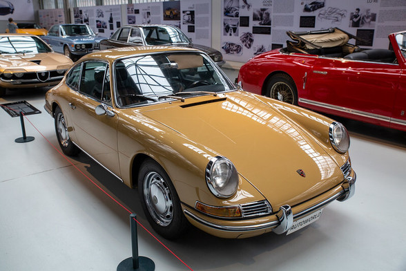 Porsche 912 #photography #autoworldbrussels #belgie #belgien #belgium #brussels #museum #porsche #auto #bruxelles #brüssel #car #cars #highlight #sportscar #germany #1965 #1969 #rearengined #targatopped #22 #fourcylinder #boxerengine #fourspeedmanualtransmission #porsche356 #porsche911 (Flickr 20.12.2022) https://www.flickr.com/photos/7489441@N06/52576608168