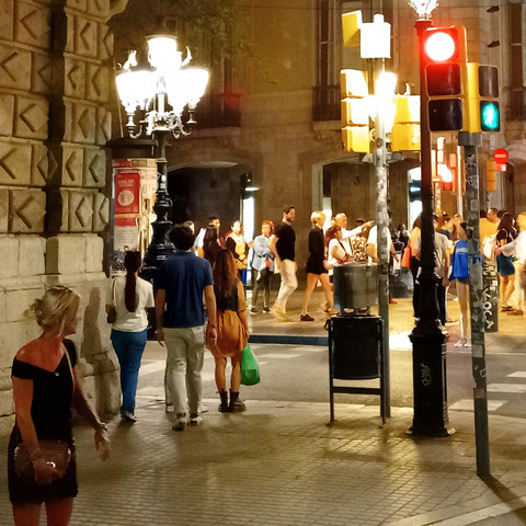 Slightly edited digital street photography in Barcelona, Catalunya, España.