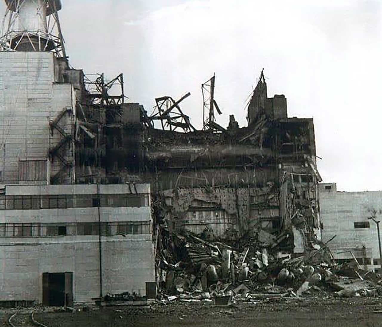 Chernobyl accident. Чернобыль 1986. Разрушенный 4 энергоблок ЧАЭС. ЧАЭС 1986 26 апреля.