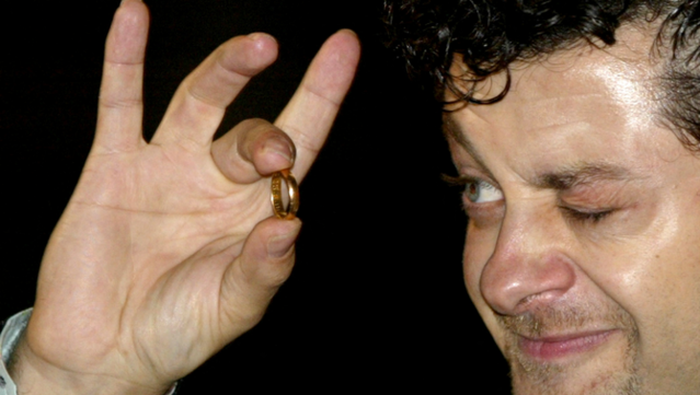 Andy Serkis, que torna a posar-se en la pell del fosc personatge de Gòl·lum, en una estrena de la nissaga l'any 2003 (Reuters/Lee Besford) 