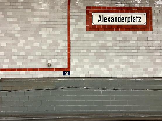 Photo of U-Bahn tunnel wall