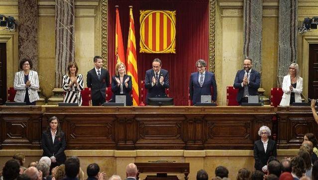 Els nous membres de la mesa del Parlament, encapçalada per Josep Rull (ACN/Jordi Borràs)