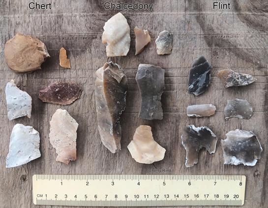 6 different chert flakes, 6 different chalcedony flakes & 6 flint flakes of 3 different types of flint.