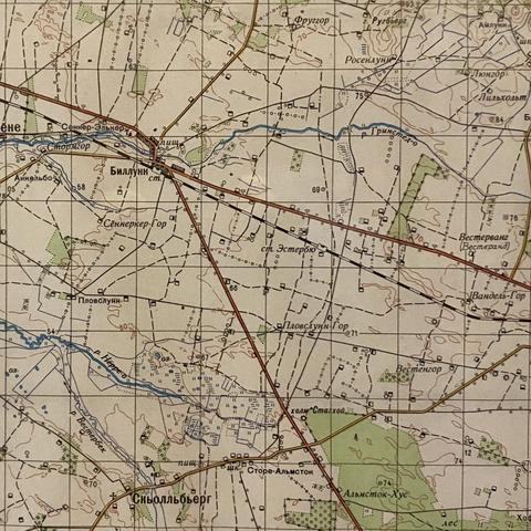 pre-ww2 situation. Billund (top left where the roads meet) is a tiny town. There's still a railroad. 

Overal detail is low and mapping is somewhat primative: lines are thick, corners are rounded to obfuscate inaccuracies. 