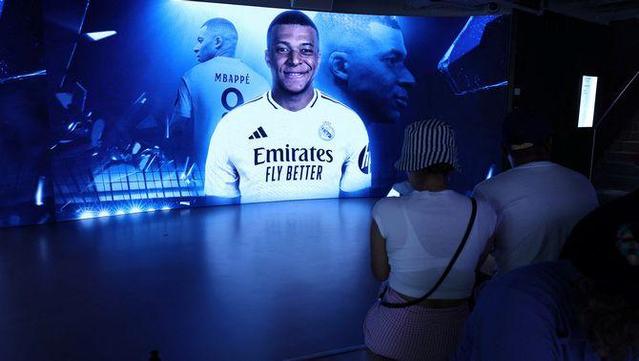 Kylian Mbappé ja presideix la botiga del Reial Madrid (Reuters)
