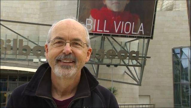Bill Viola, durant la presentació d'una exposició al Guggenheim de Bilbao el 2017 (3Cat)