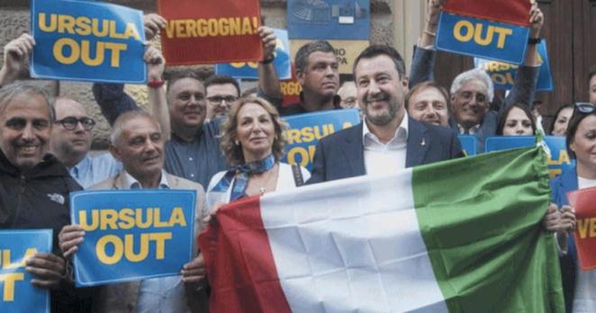 Salvini manifesta contro Ursula Von der Leyen...