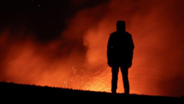 Fa setmanes que l'Etna ha anat augmentant l'activitat volcànica (Reuters/Etna Walk/Marco Restivo)