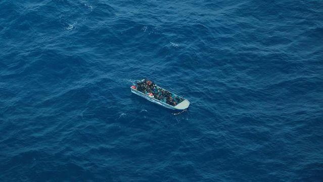 Arxiu: Vista aèria d'una barcassa (Reuters)