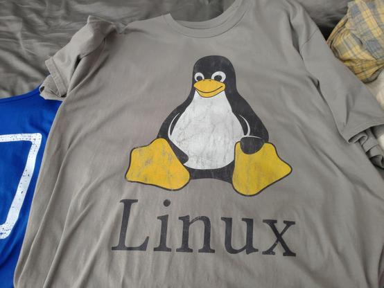 t-shirt of #Linux #Tux🐧