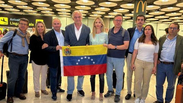 La delegació del PP ha tornat a Barajas després de ser expulsats de Veneçuela (Partit Popular)