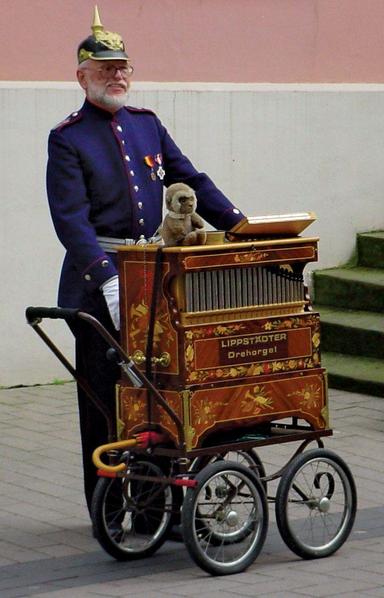 street organ Barrel organ operator Lippstadt Ger