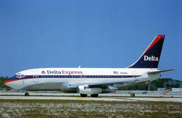 This jet wears the late 90's Ron Allen livery. It sure was ugly. 