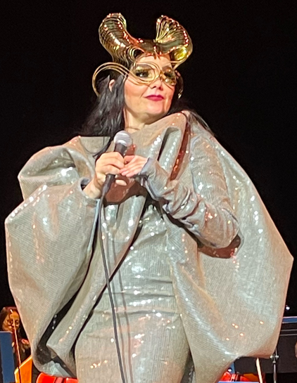 Björk Bjork Orkestral Paris (cropped)