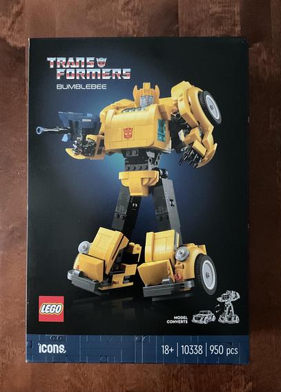 Photo of the Lego Transformers Bumblebee box, set #10338.