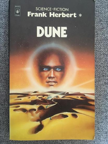 Dune. Frank Herbert