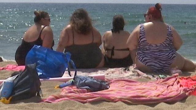 Gaudir de la platja sense que importi com és el cos, l'objectiu d'aquest grup de dones del Maresme (3Cat)