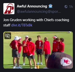 Jon Gruden working with Chiefs coaching staff