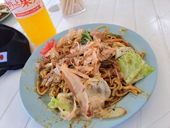 Foto de un plato de Olive Yakisoba.
Olive Park, Shōdoshima, prefectura de Kagawa (Japón).