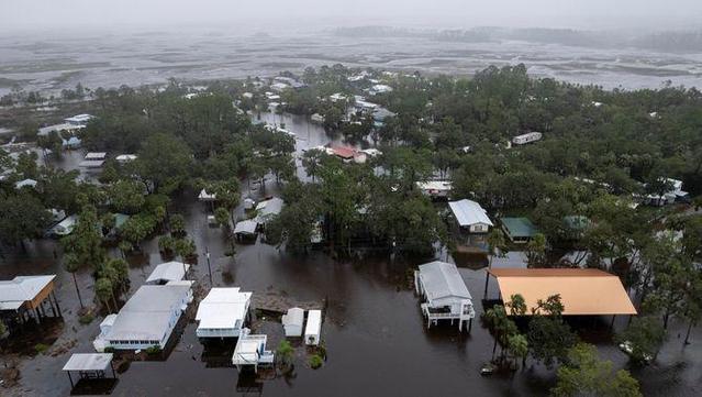 La costa de Suwanee, a Florida, a vista de dron després del pas de la tempesta Debby