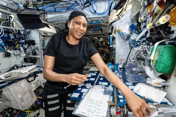 NASA_astronaut_Jeanette_Epps_processes_blood_and_saliva_samples_(iss071e414653).jpg