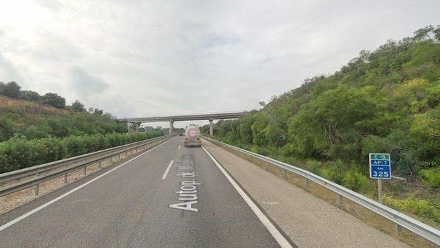 L'accident ha tingut lloc al punt quilomètric 325 de l'AP-7, a Amposta (Google Street View)