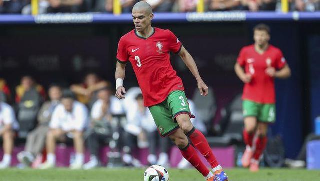 Kepler Laveran, Pepe, en l'última Eurocopa defensant la samarreta de Portugal (Euopa Press) 