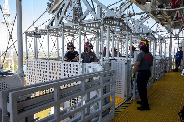 ISVV-1_Artemis_Emergency_Egress_Demonstration_(KSC-20240811-PH-KLS01_0063).jpg