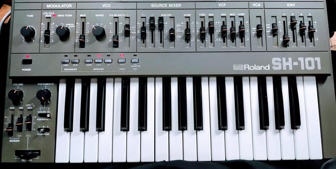 Roland sh101 analog synth, in gray