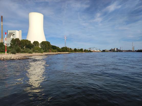 Rhein bei Duisburg-Walsum