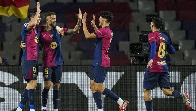 Els jugadors del Barça celebrant un dels gols contra el Young Boys (EFE)