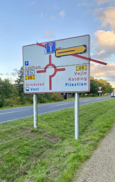 A Danish roadsign with some temporary modifications 