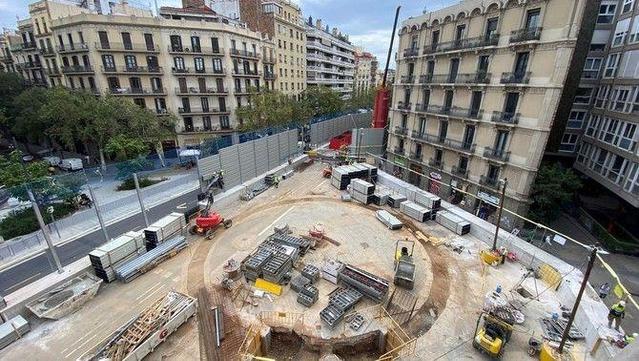 Obres de Ferrocarrils de la Generalitat a la cruïlla de Comte d'Urgell amb Consell de Cent (3Cat)