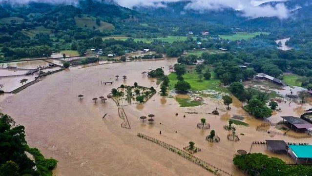 Vista aèria de les inundacions del centre on viuen els elefants (Elephant Nature Park)