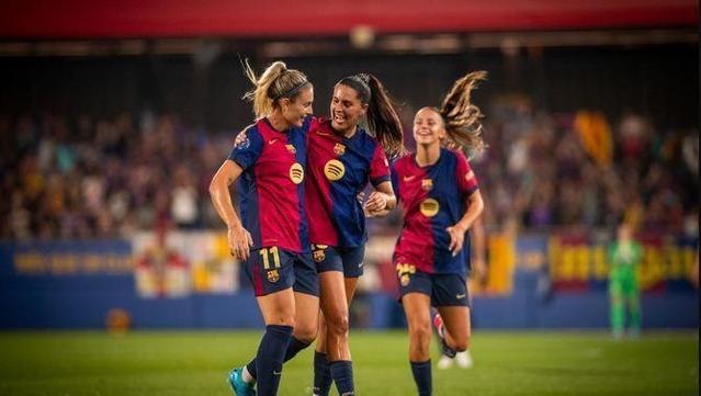 Les jugadores del Barça celebrant el gol d'Alèxia al Trofeu Joan Gamper (FCB)