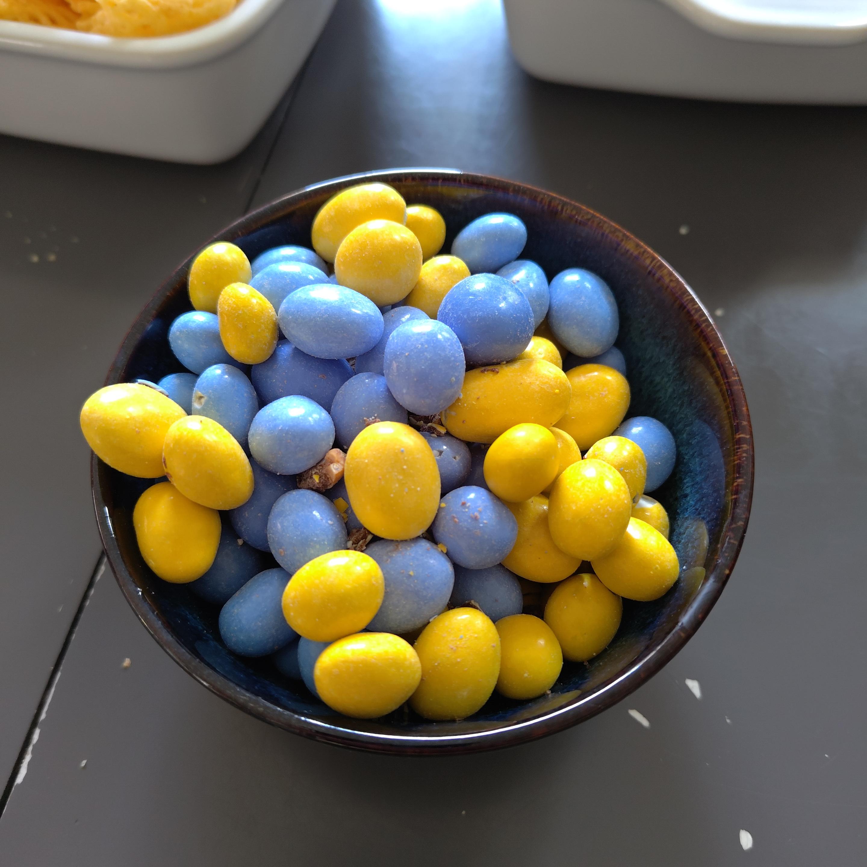 Knockoff m'n'ms from edeka in yellow and blue Knockoff m'n'ms from edeka in yellow and blue