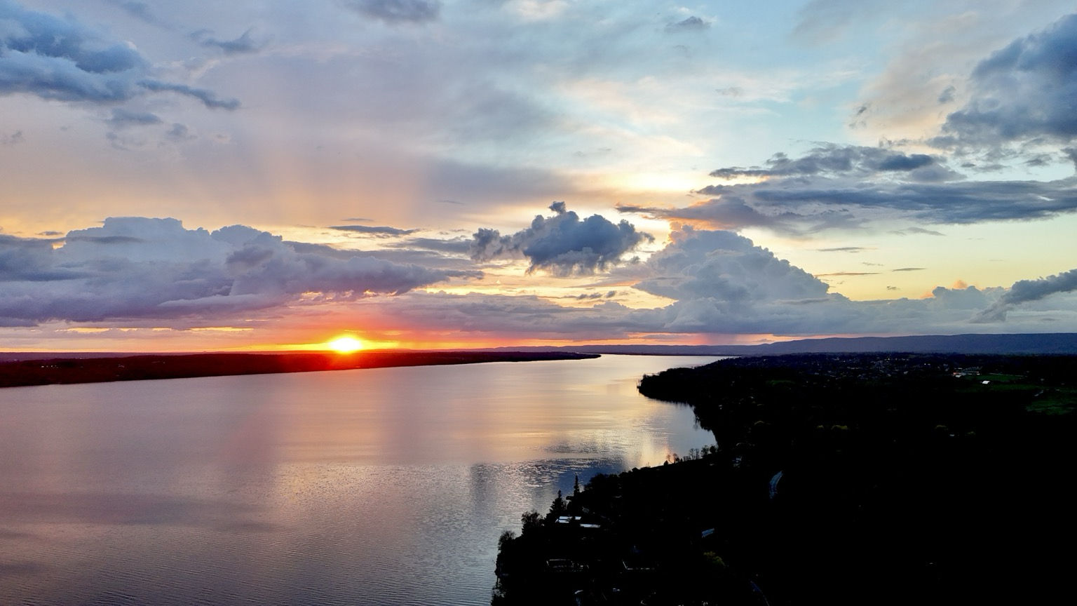 Crazy sunset on the Ottawa River, May 6 2025 by Pat Murphy Crazy sunset on the Ottawa River, May 6 2025 by Pat Murphy