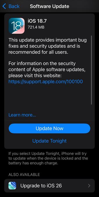 Screenshot of the "Software Update" settings of the iPhone, offering ios 18.7 and 26 as posible options. 
